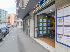 Negozio/Locale commerciale in Commerciale