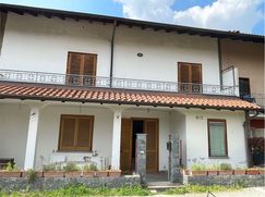 Casa Bi/Trifamiliare in Residenziale
