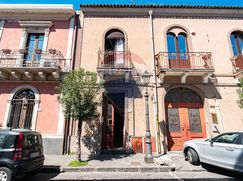 Casa Bi/Trifamiliare in Residenziale