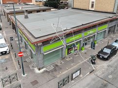 Attività/Licenza (con o senza mura) in Commerciale