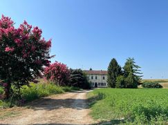 Casa Bi/Trifamiliare in Residenziale