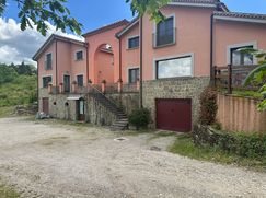 Casa Bi/Trifamiliare in Residenziale