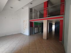 Negozio/Locale commerciale in Commerciale