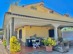 Casa Bi/Trifamiliare in Residenziale