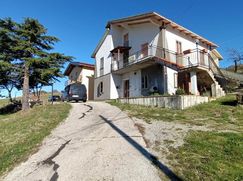 Casa Bi/Trifamiliare in Residenziale