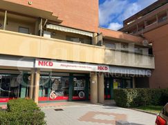 Negozio/Locale commerciale in Commerciale