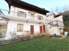 Casa Bi/Trifamiliare in Residenziale