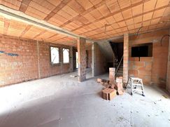 Casa Bi/Trifamiliare in Residenziale