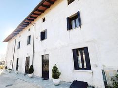 Casa Bi/Trifamiliare in Residenziale