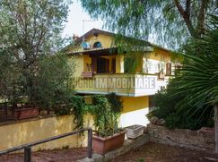 Casa Bi/Trifamiliare in Residenziale