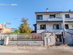 Casa Bi/Trifamiliare in Residenziale