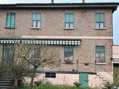 Casa Bi/Trifamiliare in Residenziale