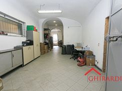 Negozio/Locale commerciale in Commerciale
