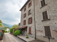 Casa Bi/Trifamiliare in Residenziale