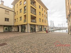 Negozio/Locale commerciale in Commerciale
