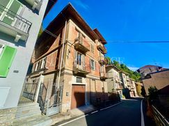 Casa Bi/Trifamiliare in Residenziale