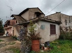 Casa Bi/Trifamiliare in Residenziale