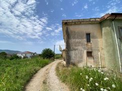 Casa Bi/Trifamiliare in Residenziale