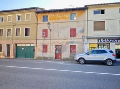 Casa Bi/Trifamiliare in Residenziale