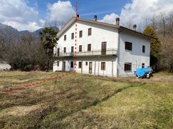 Casa Bi/Trifamiliare in Residenziale