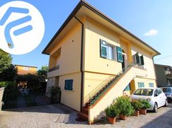 Casa Bi/Trifamiliare in Residenziale