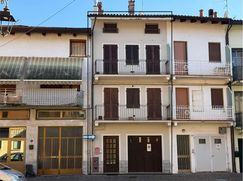 Casa Bi/Trifamiliare in Residenziale
