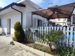 Casa Bi/Trifamiliare in Residenziale