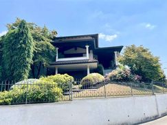 Casa Bi/Trifamiliare in Residenziale
