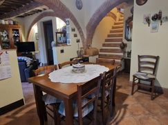 Casa Bi/Trifamiliare in Residenziale