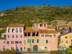 Casa Bi/Trifamiliare in Residenziale