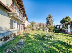 Casa Bi/Trifamiliare in Residenziale