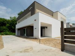 Casa Bi/Trifamiliare in Residenziale