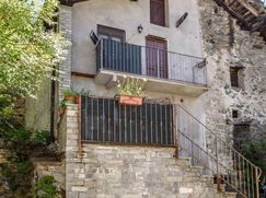 Casa Bi/Trifamiliare in Residenziale