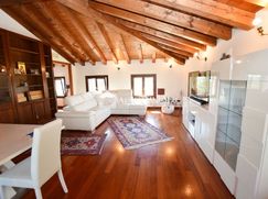 Casa Bi/Trifamiliare in Residenziale