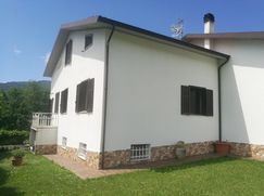 Casa Bi/Trifamiliare in Residenziale