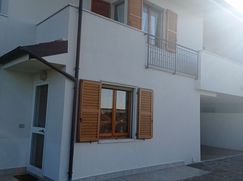 Casa Bi/Trifamiliare in Residenziale
