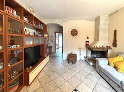 Casa Bi/Trifamiliare in Residenziale