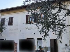 Casa Bi/Trifamiliare in Residenziale