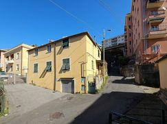 Casa Bi/Trifamiliare in Residenziale
