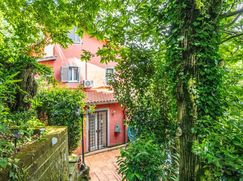 Casa Bi/Trifamiliare in Residenziale