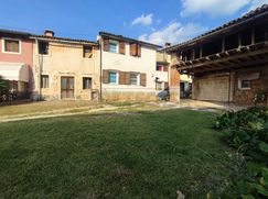 Casa Bi/Trifamiliare in Residenziale