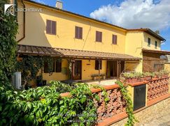 Casa Bi/Trifamiliare in Residenziale
