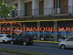 Negozio/Locale commerciale in Commerciale