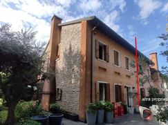 Casa Bi/Trifamiliare in Residenziale