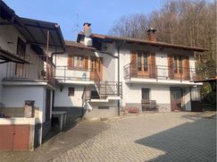Casa Bi/Trifamiliare in Residenziale