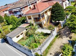 Casa Bi/Trifamiliare in Residenziale