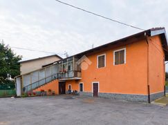 Casa Bi/Trifamiliare in Residenziale