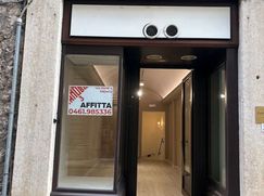 Negozio/Locale commerciale in Commerciale