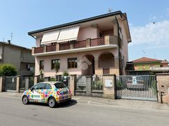 Casa Bi/Trifamiliare in Residenziale