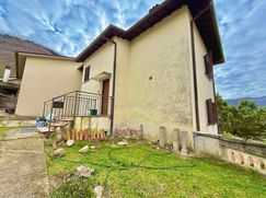 Casa Bi/Trifamiliare in Residenziale